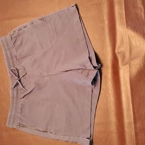 Athletic Works Women's Commuter Shorts Gray